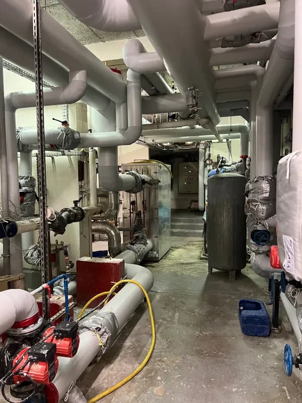 travaux d'isolation thermique dans une chaufferie