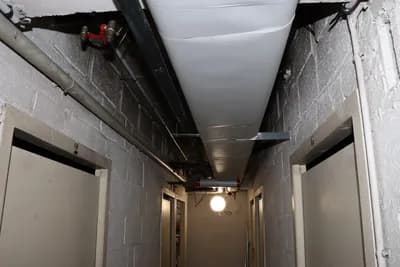 couloir et tuyauterie