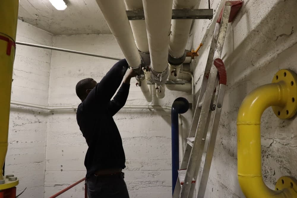 Installation de matelas isolants en chaufferie — Porte Maillot