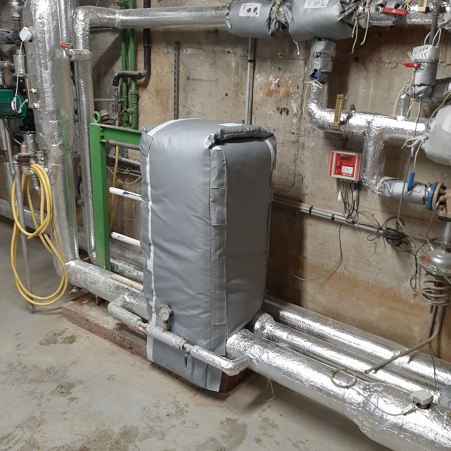 float-right Matelas isolants poses sur vannes et points singuliers