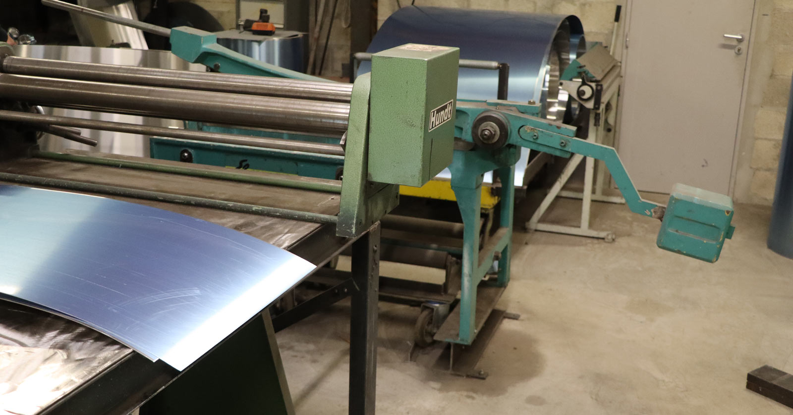 Atelier découpe matériel d'isolation